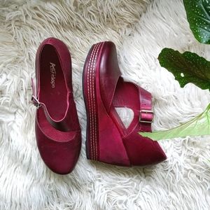 Burgundy wedge heel